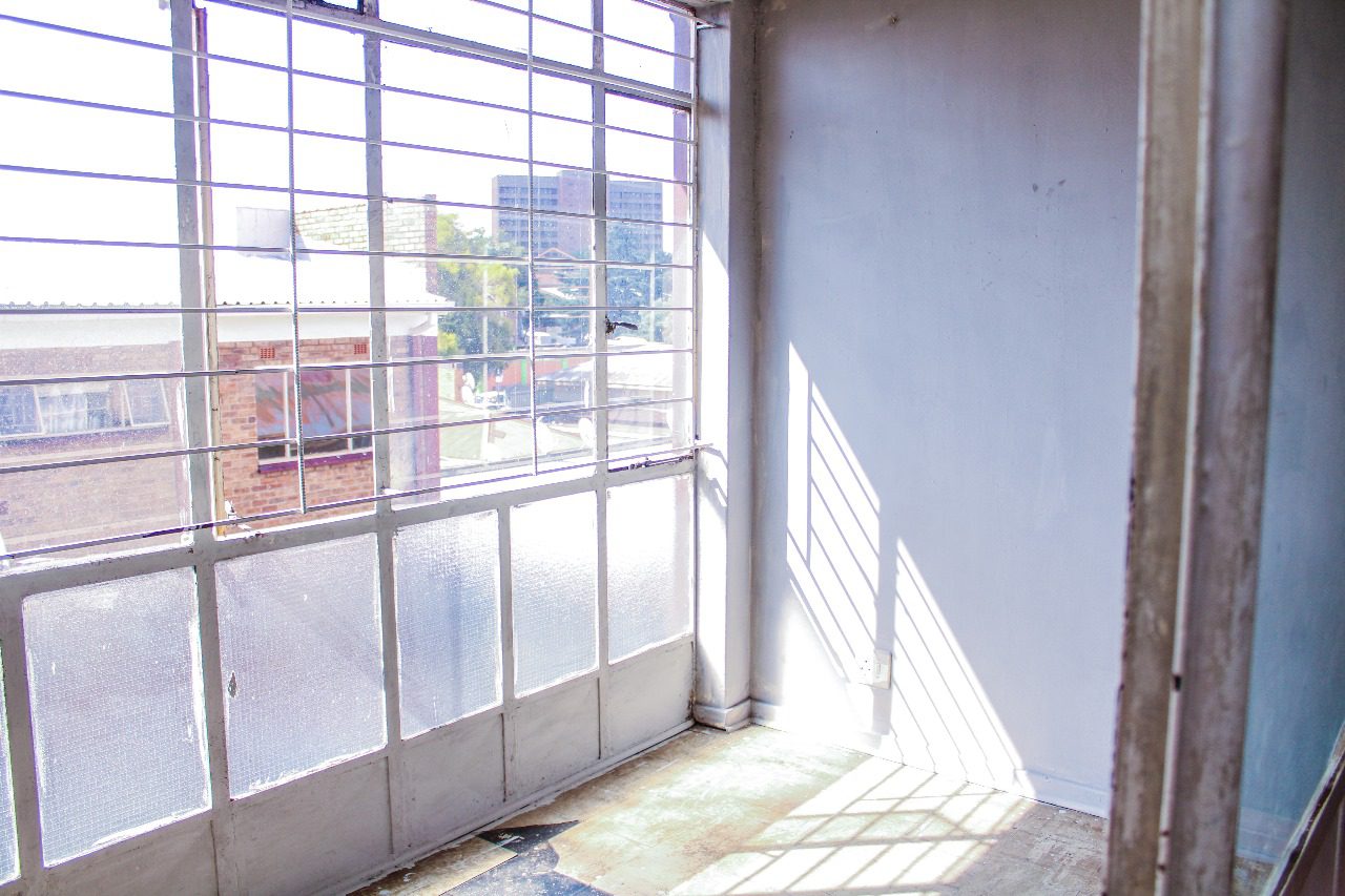 WhatsApp Image 2024-02-15 at 12.13.30 (2) 2 Bedroom 1bath flat on the market for your liking!