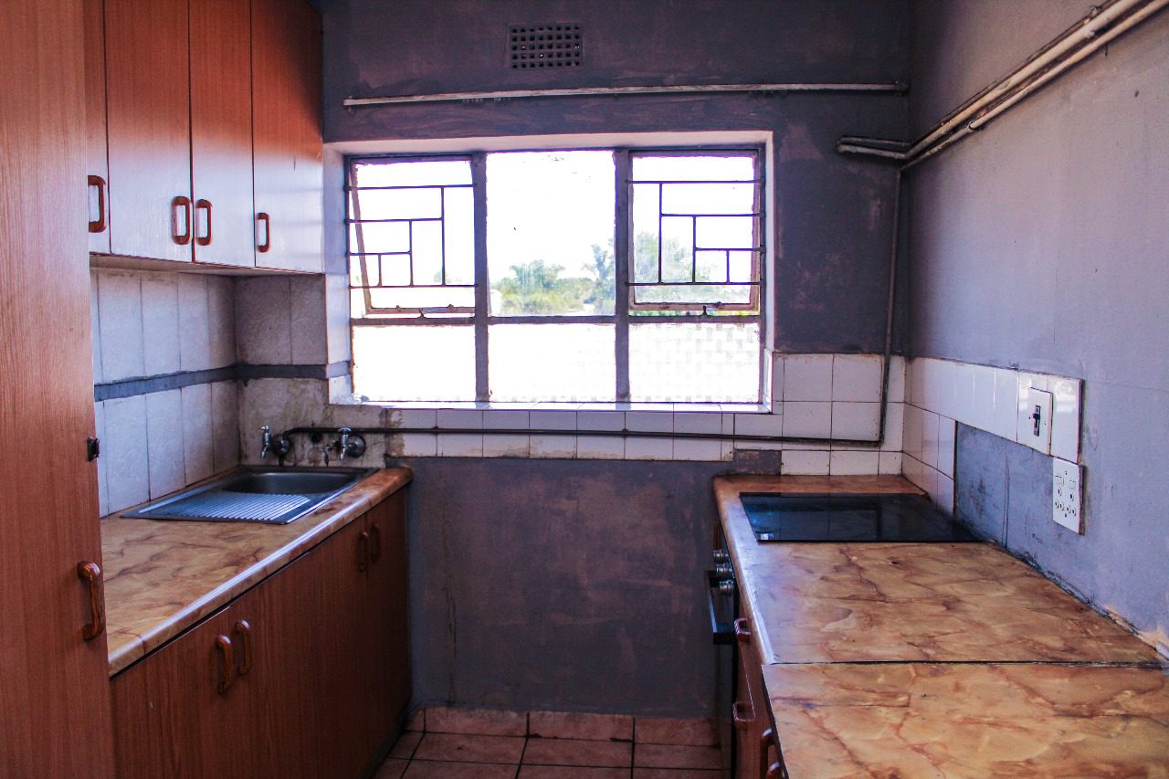 WhatsApp Image 2024-02-15 at 12.13.31 (3) 2 Bedroom 1bath flat on the market for your liking!