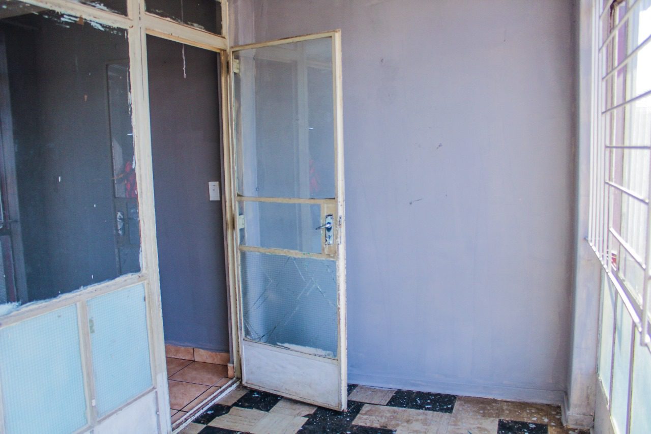 WhatsApp Image 2024-02-15 at 12.13.31 (4) 2 Bedroom 1bath flat on the market for your liking!