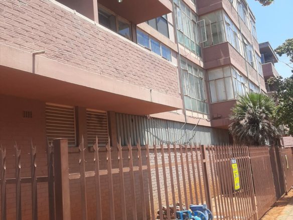 1 Bedroom 1bathroom flat on the market for your liking!