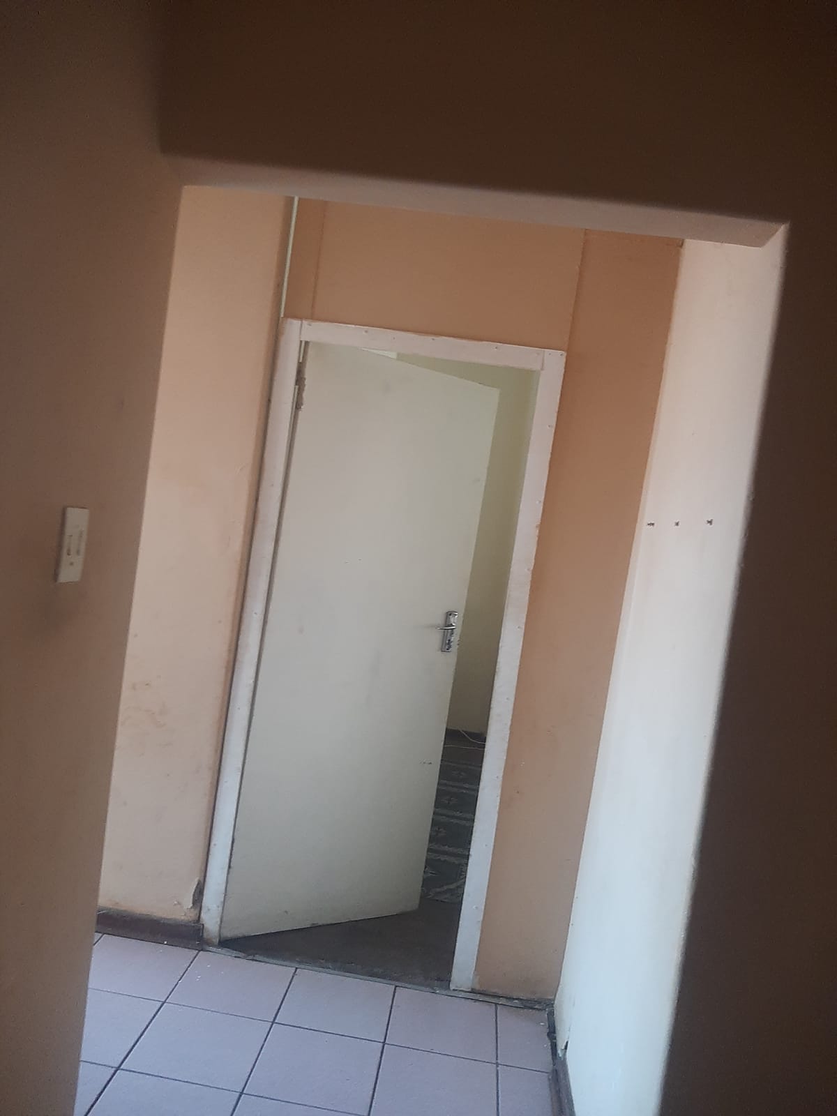 WhatsApp Image 2024-02-20 at 11.57.27 (1) 1 Bedroom 1bathroom flat on the market for your liking!