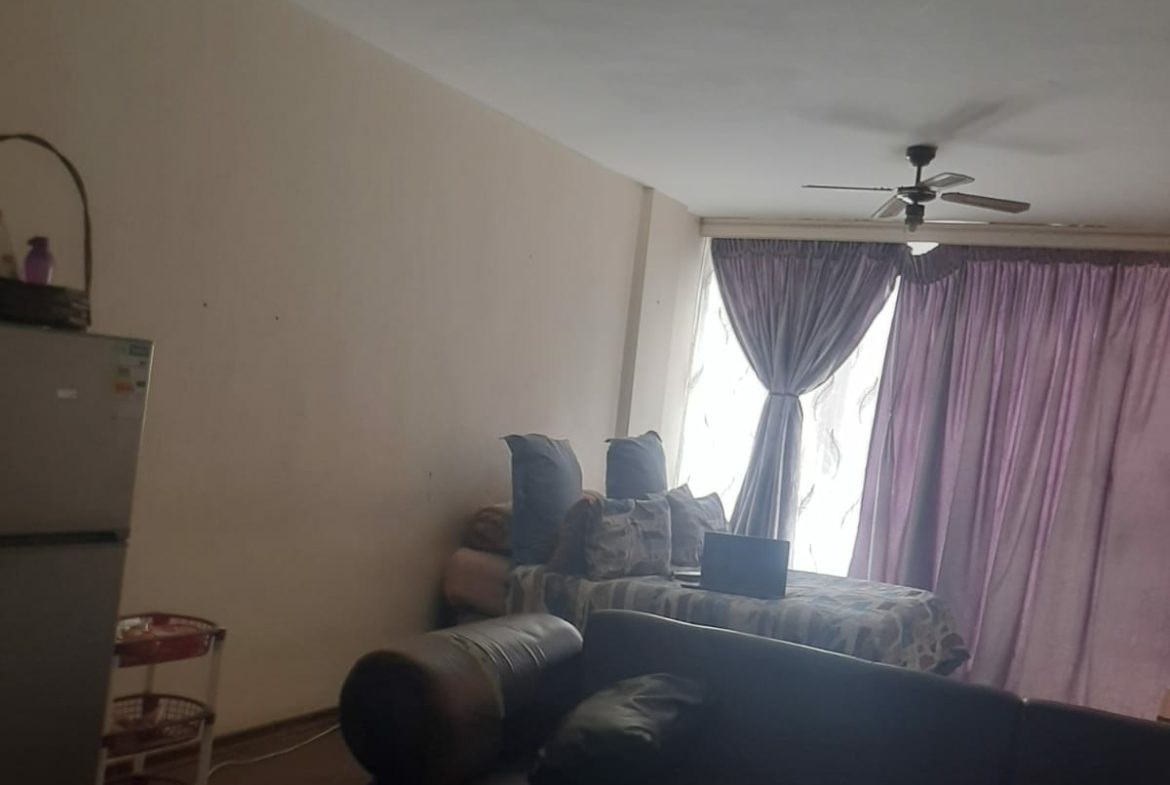 1 Bedroom 1bathroom flat on the market for your liking!