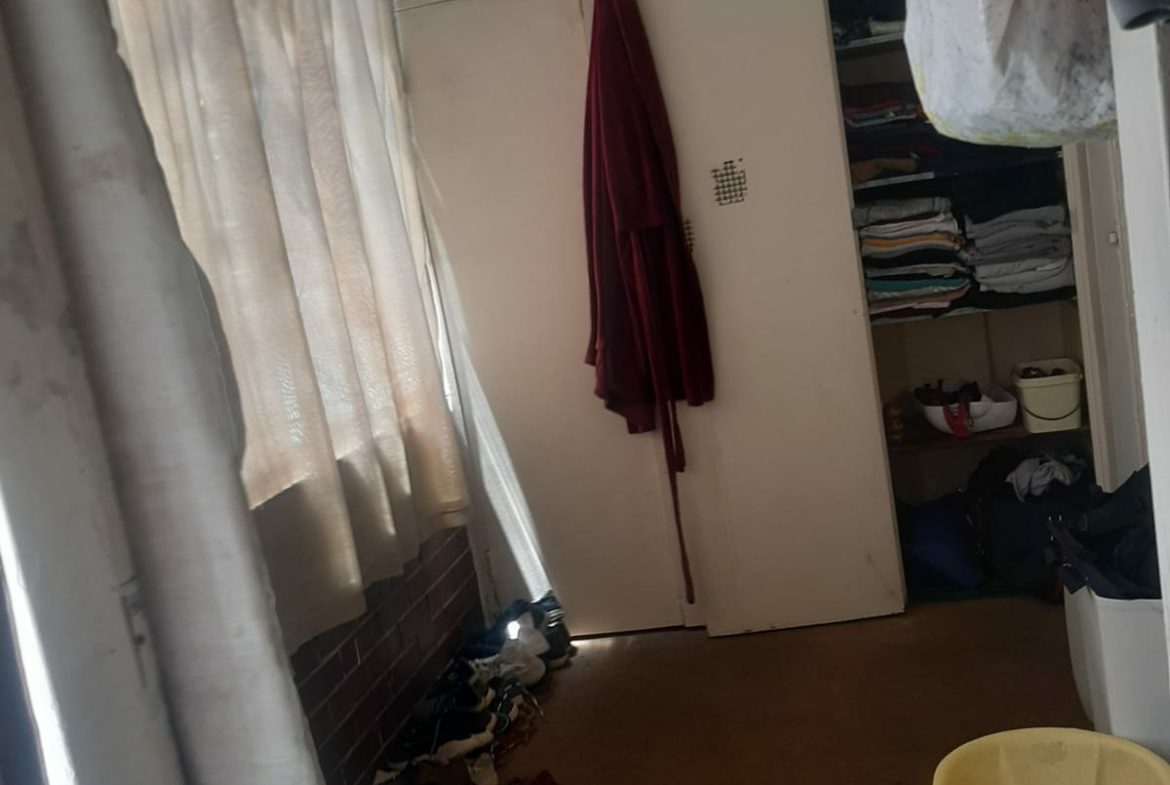1 Bedroom 1bathroom flat on the market for your liking!
