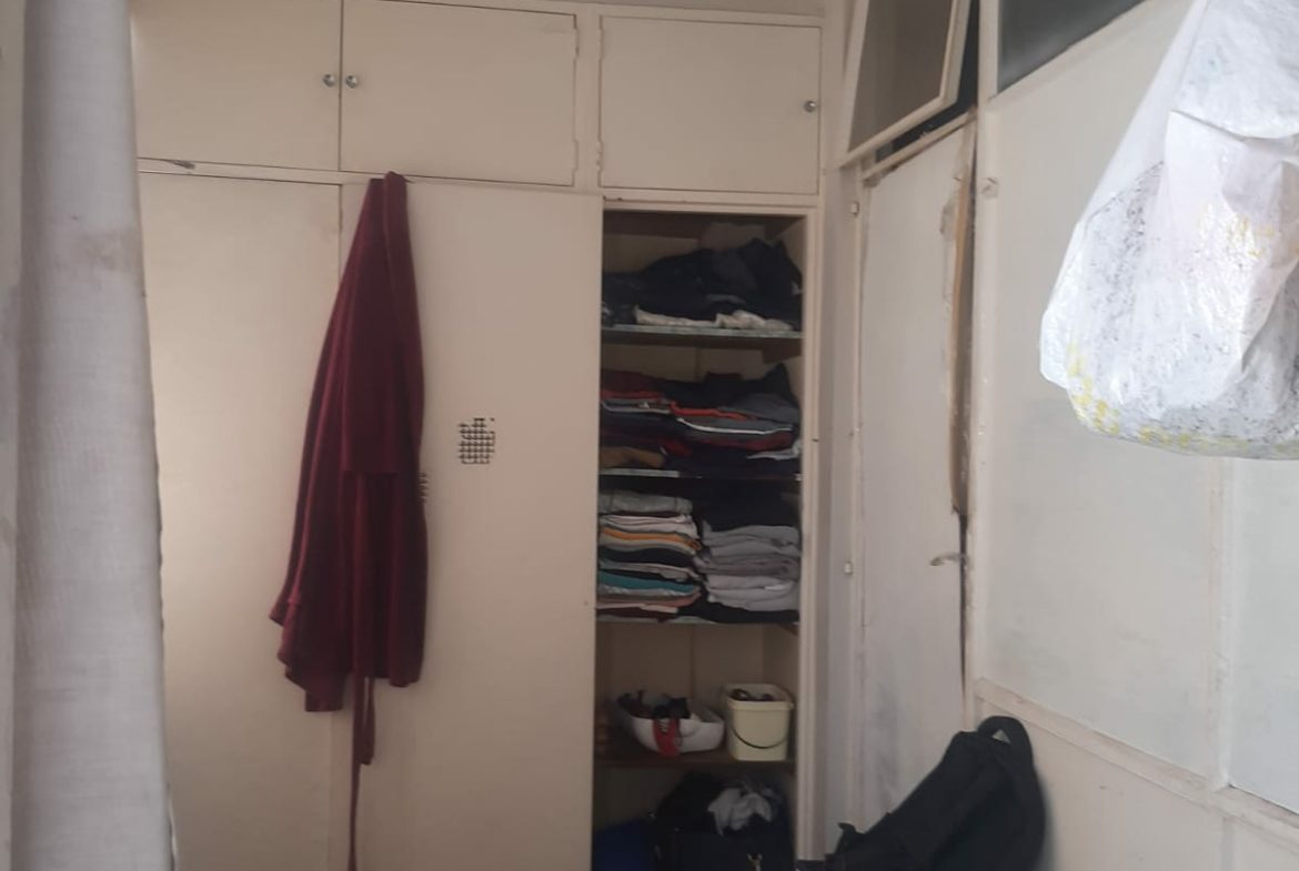 1 Bedroom 1bathroom flat on the market for your liking!