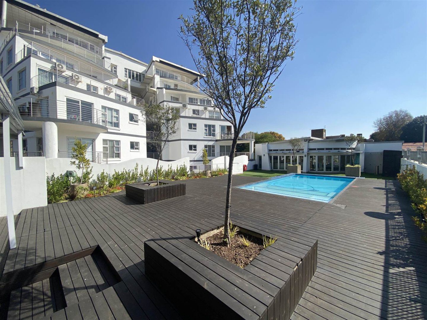 Beautifully Finished Modern renovated 2 Bedroom Apartment For Sale