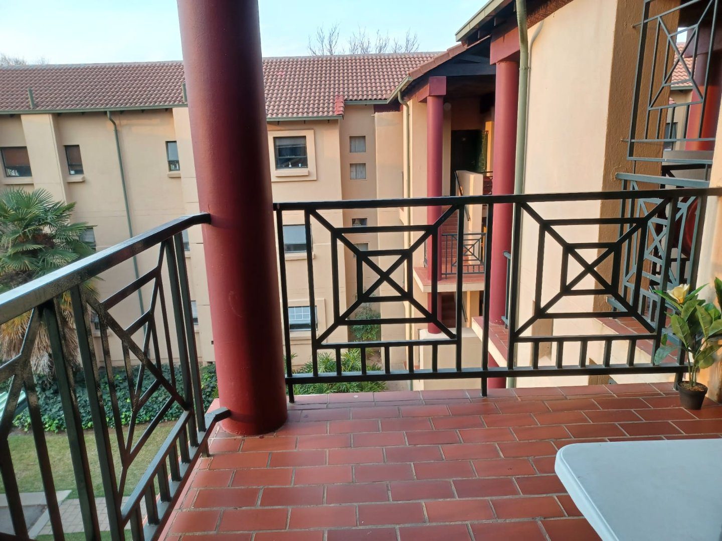 1 Stunning 2 bedroom Unit in Bryanston