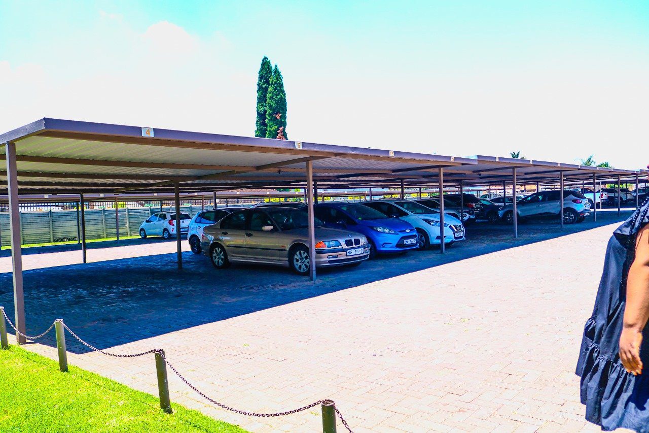 10 Beautiful 3 Bedroom 2 Bathroom Property In the Heart Of Glen Marais
