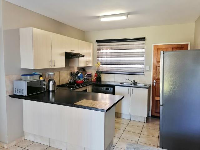 Beautifully Finished Modern 3 Bedroom Apartment For Sale