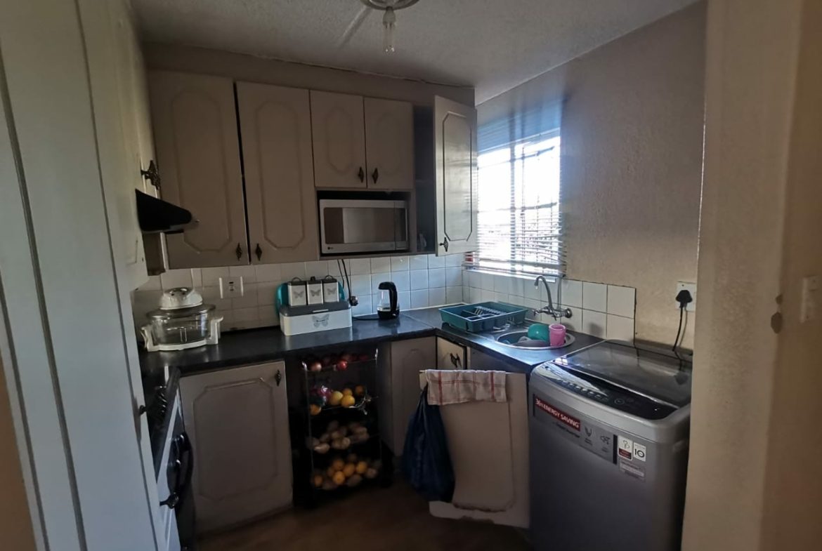 Beautiful 3 Bedroom 2 Bathroom Property In the Heart Of Glen Marais