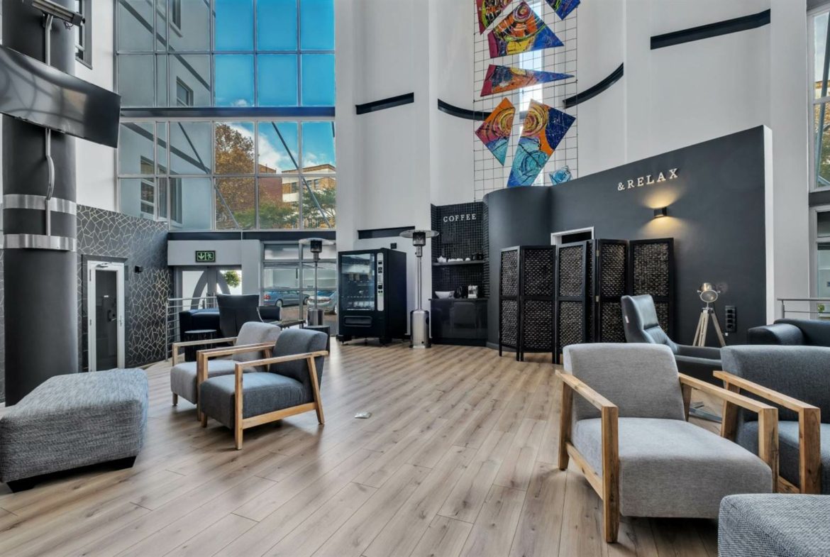 Beautifully Finished Modern renovated 2 Bedroom Apartment For Sale