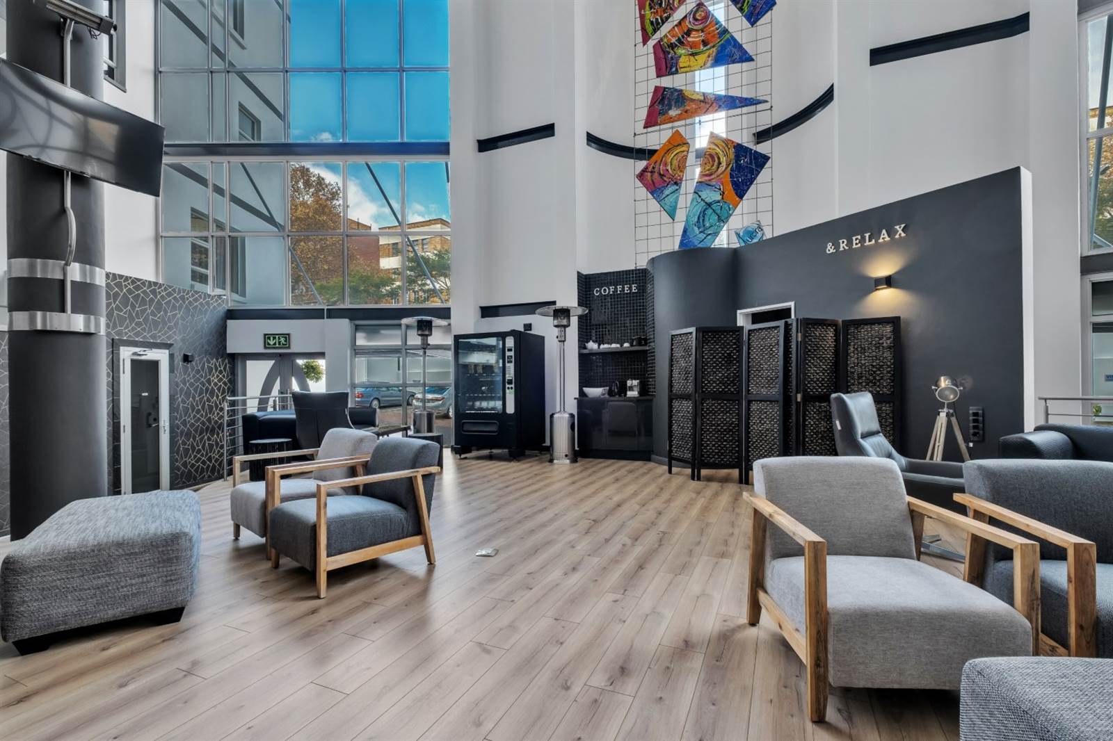 Beautifully Finished Modern renovated 2 Bedroom Apartment For Sale