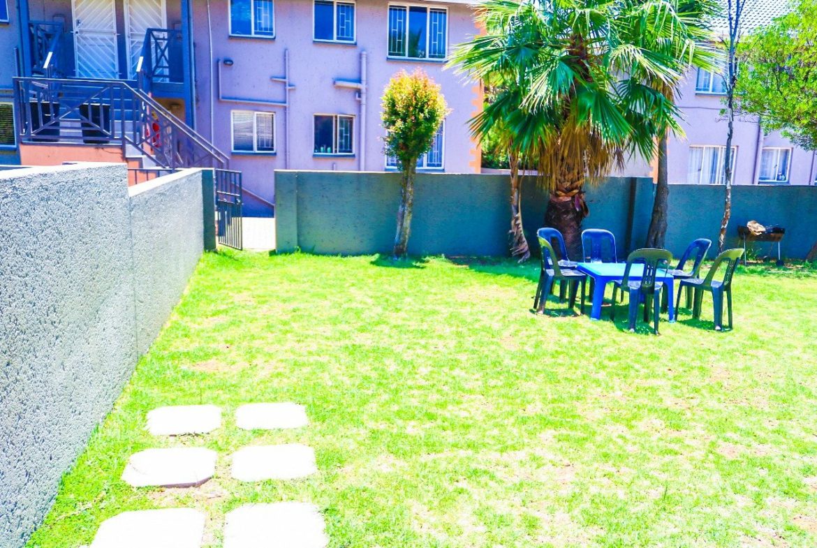 Beautiful 3 Bedroom 2 Bathroom Property In the Heart Of Glen Marais