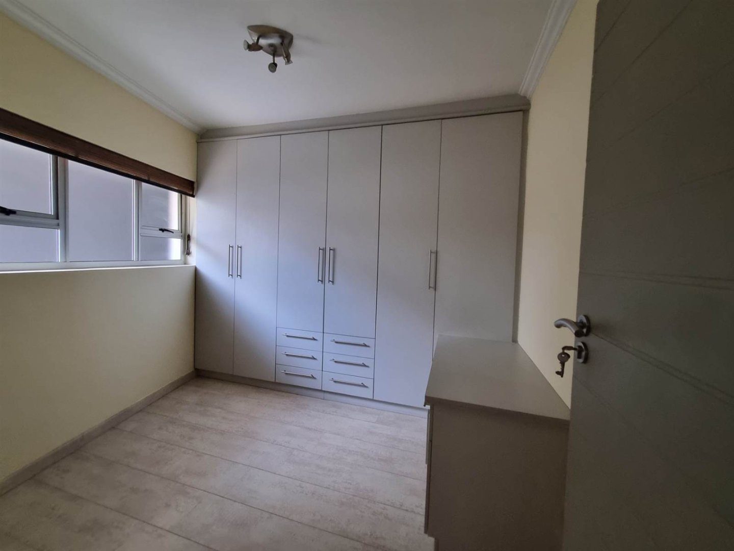 Beautifully Finished Modern renovated 2 Bedroom Apartment For Sale