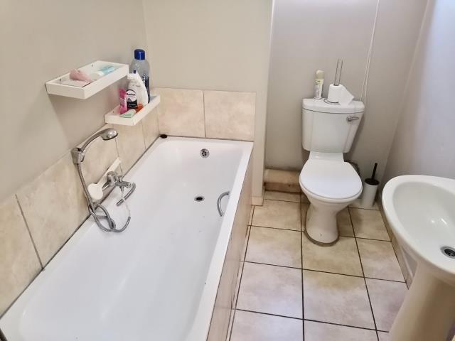 Beautifully Finished Modern 3 Bedroom Apartment For Sale