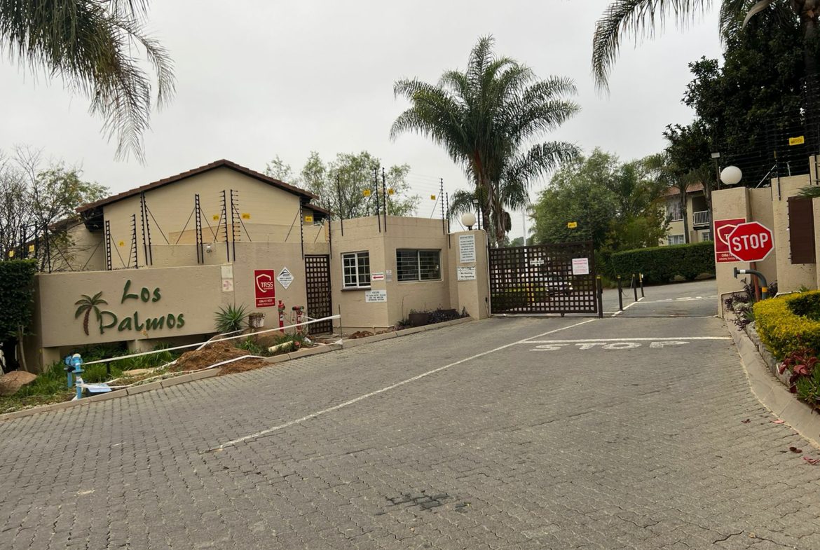 STUNNING 2 BED 2 BATHS IN LOS PALMOS ,LONEHILL