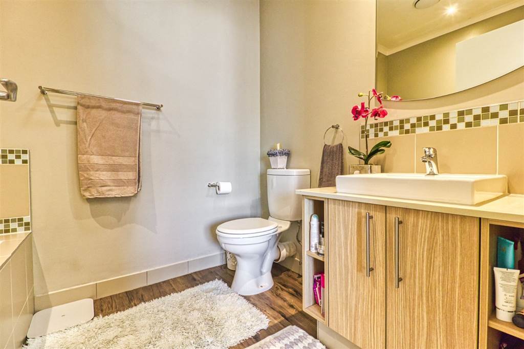 Morden And Well Finished Spacious Simplex For Rent