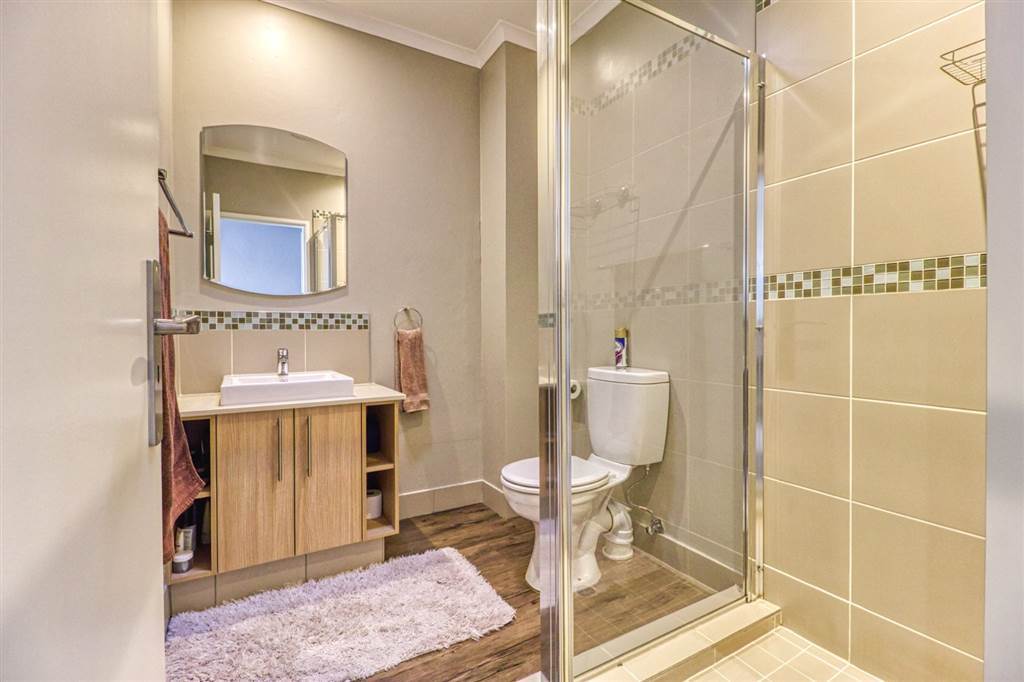 Morden And Well Finished Spacious Simplex For Rent