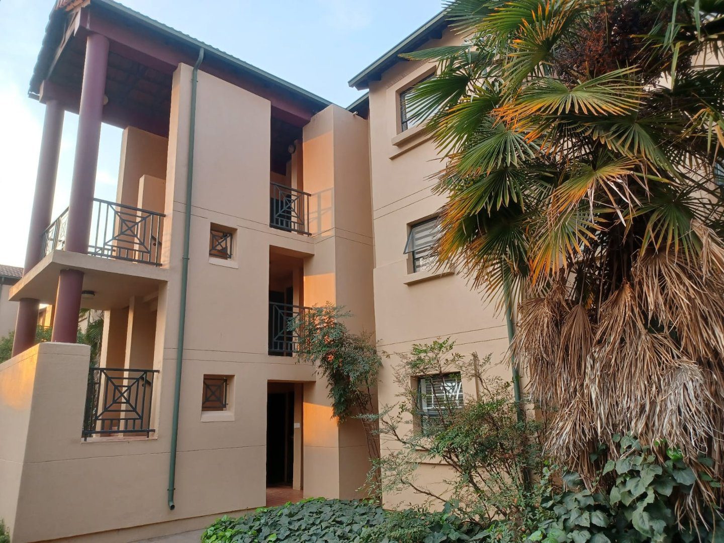 2 Charming 2 Bedroom 1 bathroom in Pineslopes
