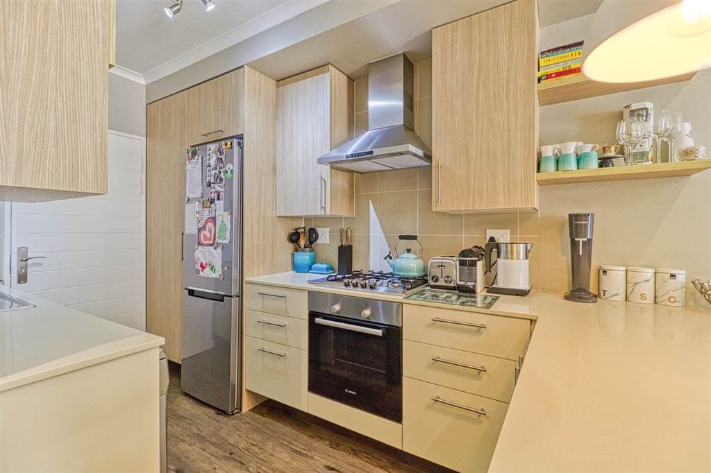 Morden And Well Finished Spacious Simplex For Rent