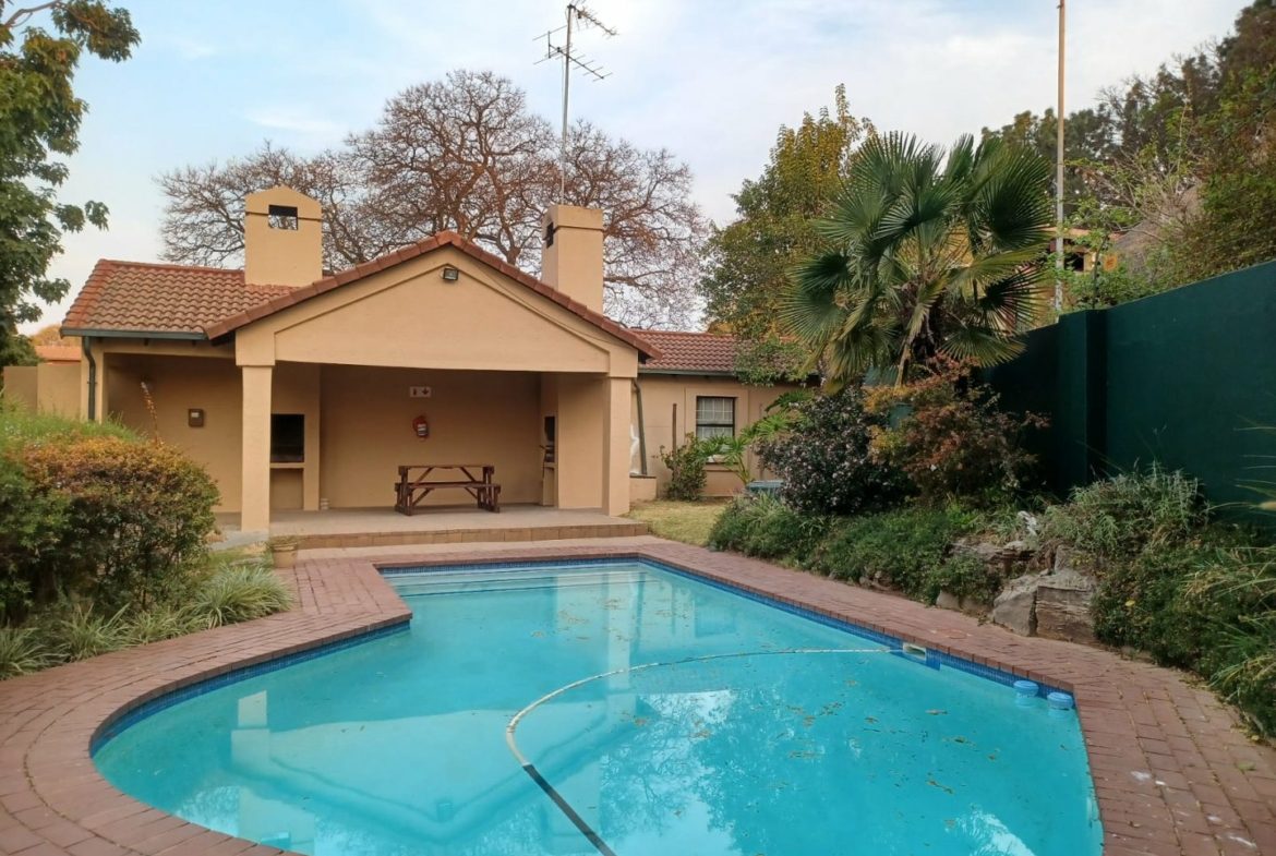 Charming 2 Bedroom 1 bathroom in Pineslopes