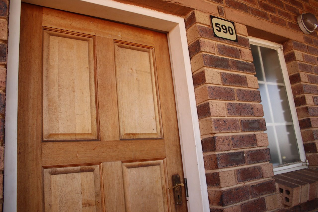 3 Introducing A stunning 2 bedroom apartment situated in a secured complex with 24 hr security in a quite area.