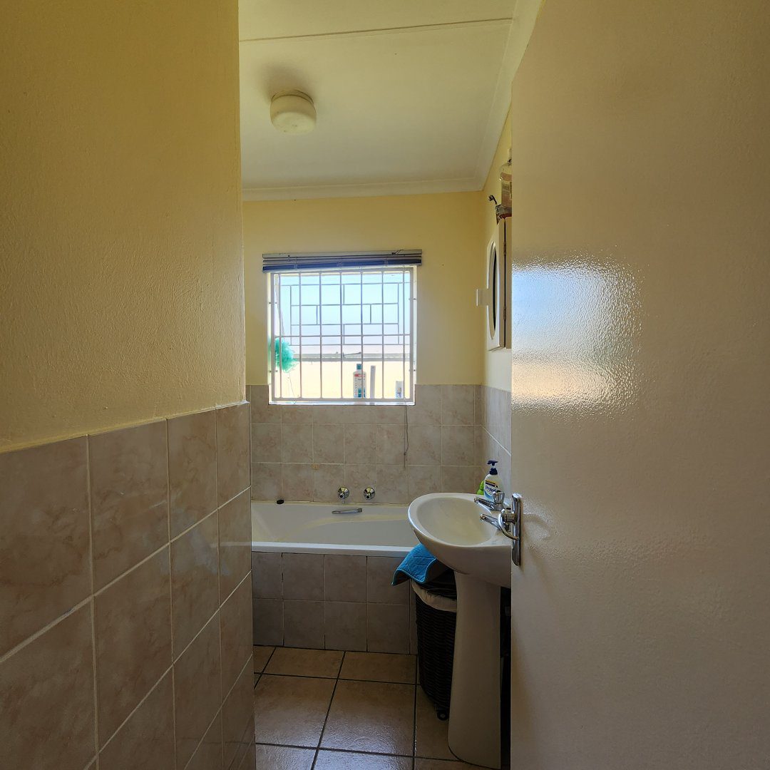 6 2 Bedroom 2 bathroom Petfriendly Townhouse in Honeydew Manor
