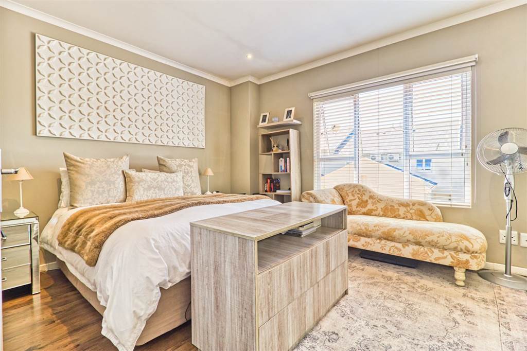 Morden And Well Finished Spacious Simplex For Rent