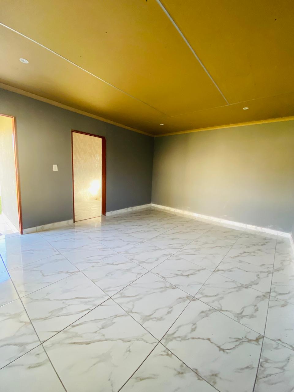 WhatsApp Image 2024-04-22 at 10.38.06_02d6d455 Spacious Family Home with Cottage and Double Garage On The Market!