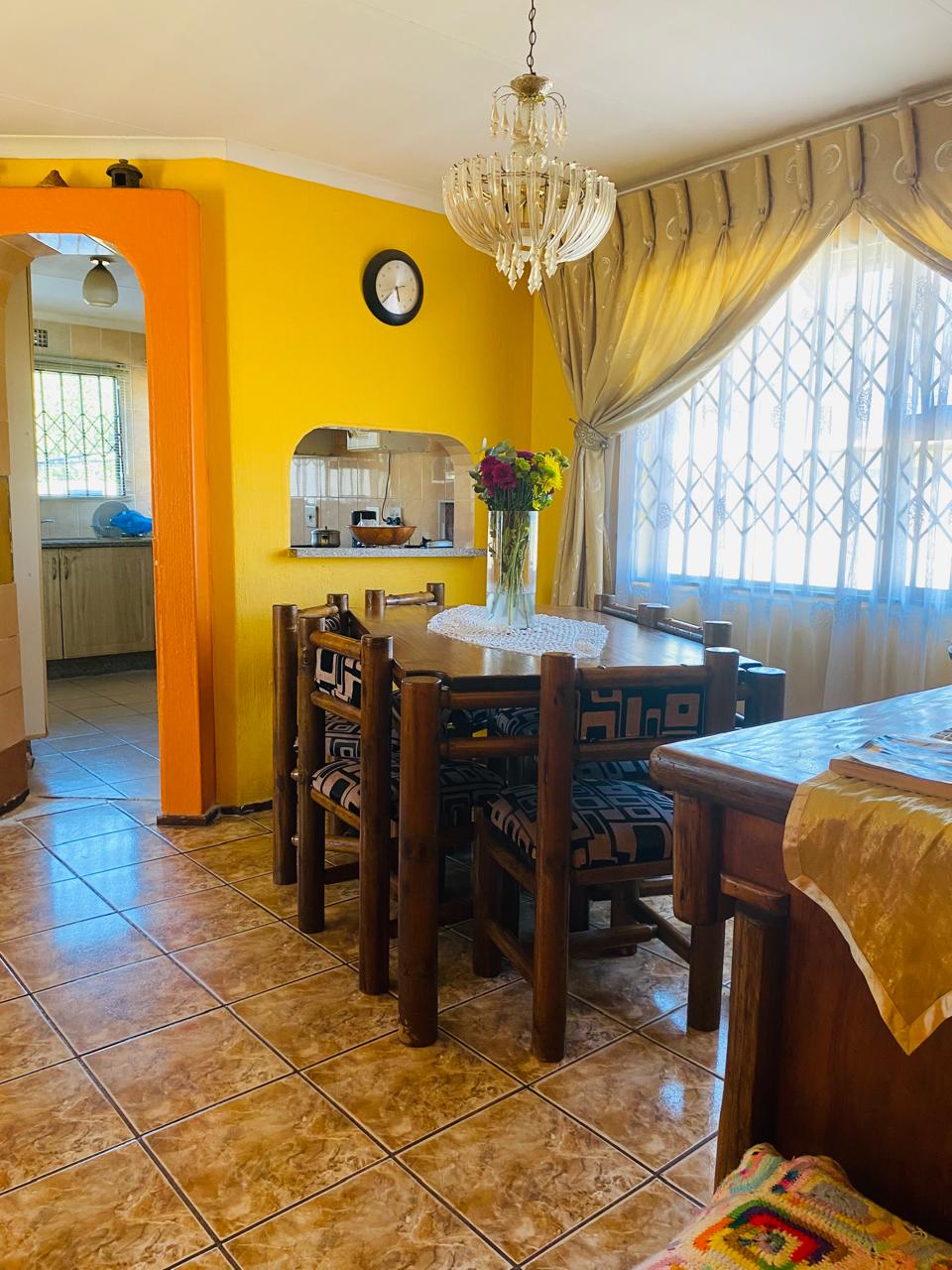 WhatsApp Image 2024-04-22 at 10.38.06_86b71008 Spacious Family Home with Cottage and Double Garage On The Market!