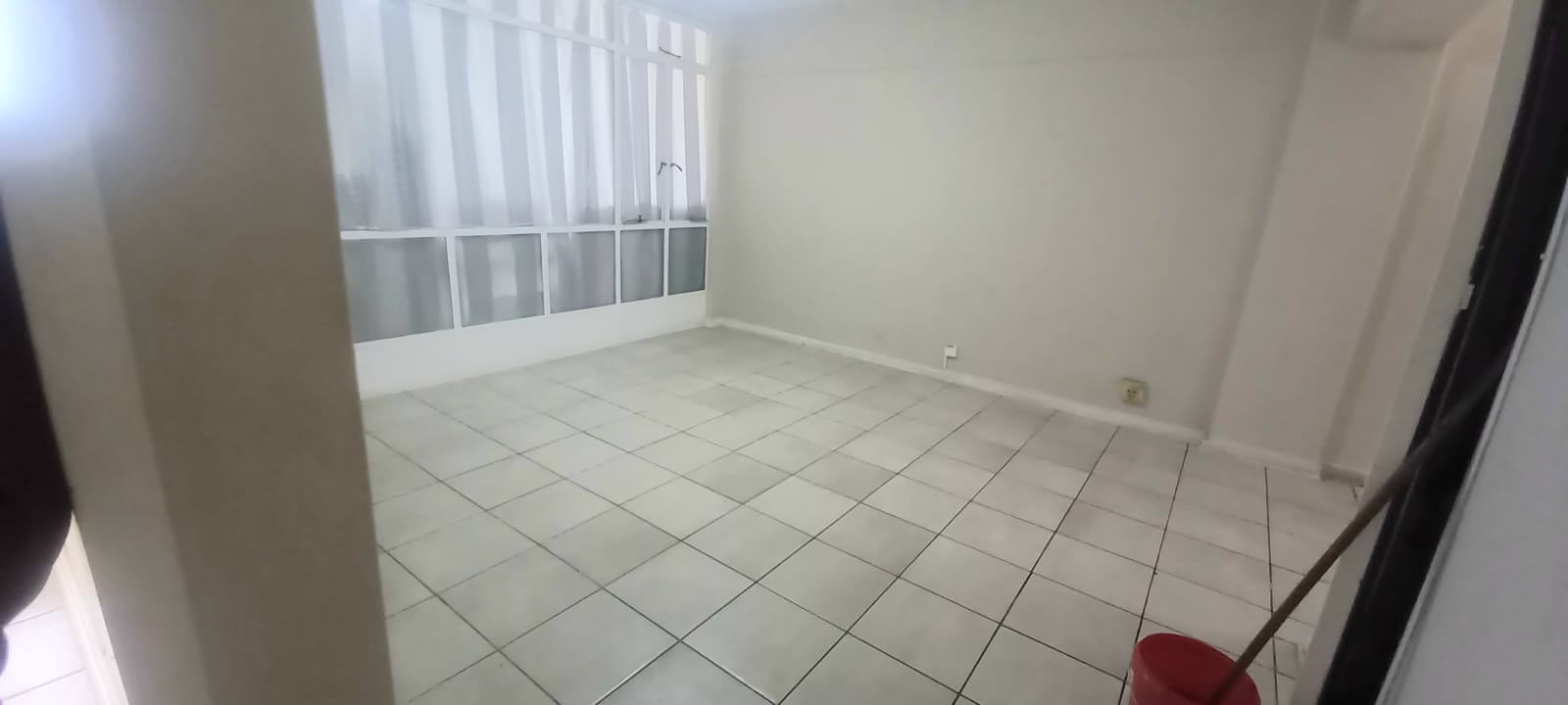 WhatsApp Image 2024-05-02 at 16.16.29_f801b5b2 BEAUTIFUL APARTMENT IN KEMPTON PARK FOR SALE