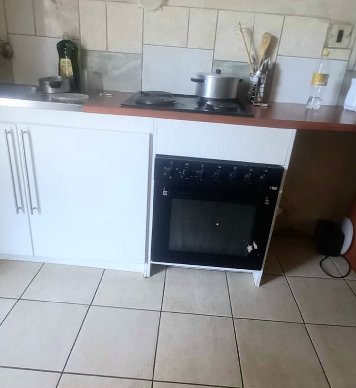 BEAUTIFUL APARTMENT IN KEMPTON PARK FOR SALE