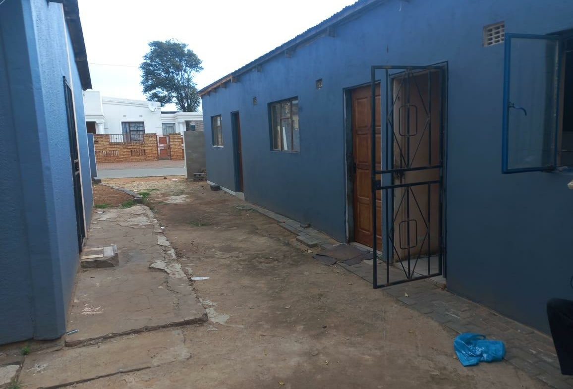 7-BEDROOM HOUSE FOR INVESTMENT