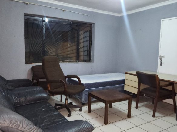 3 Bedroom 1 Bathroom House to Rent Clayville Ext 21