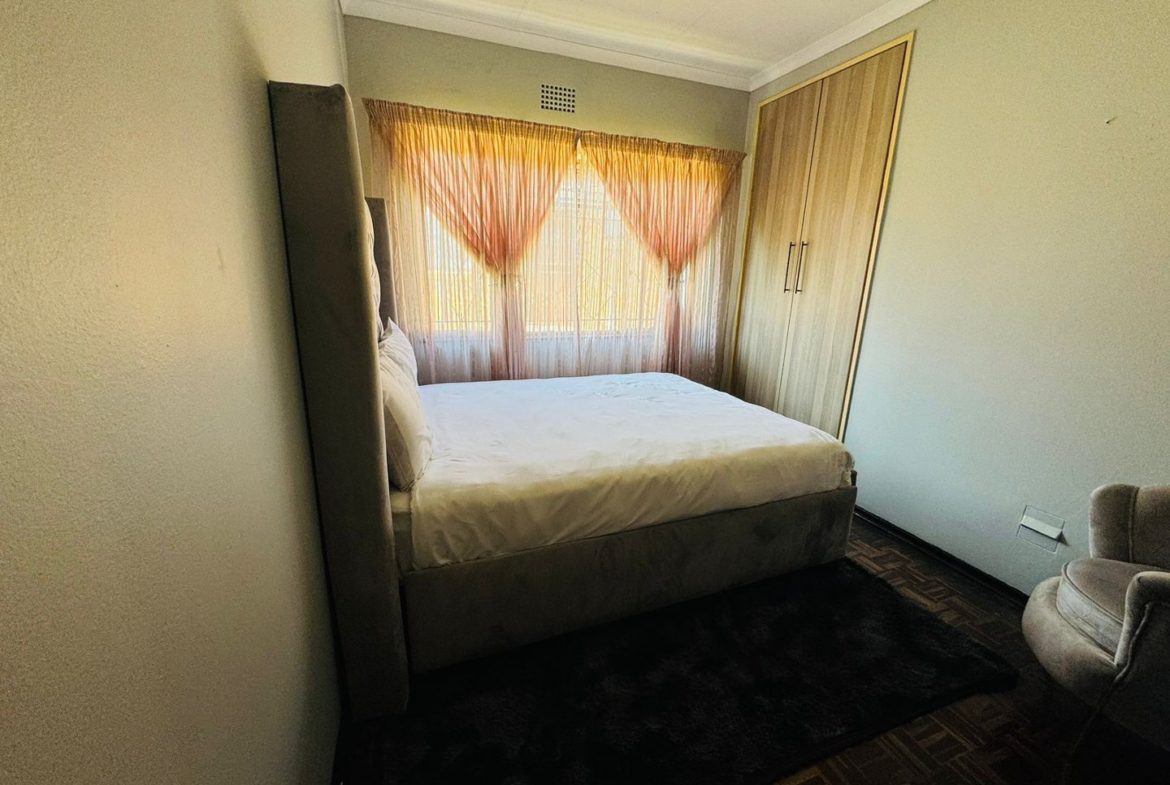 3 Bedroom 2 Bathroom House to Rent Esther Park