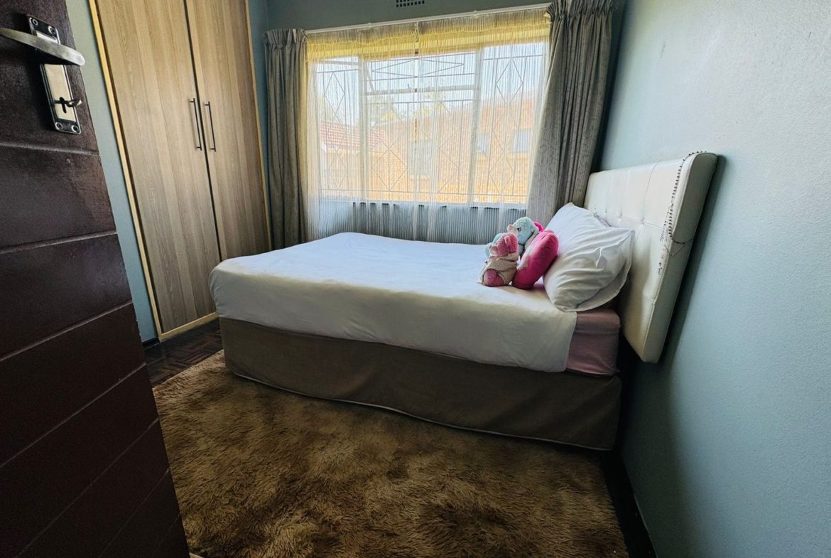 3 Bedroom 2 Bathroom House to Rent Esther Park