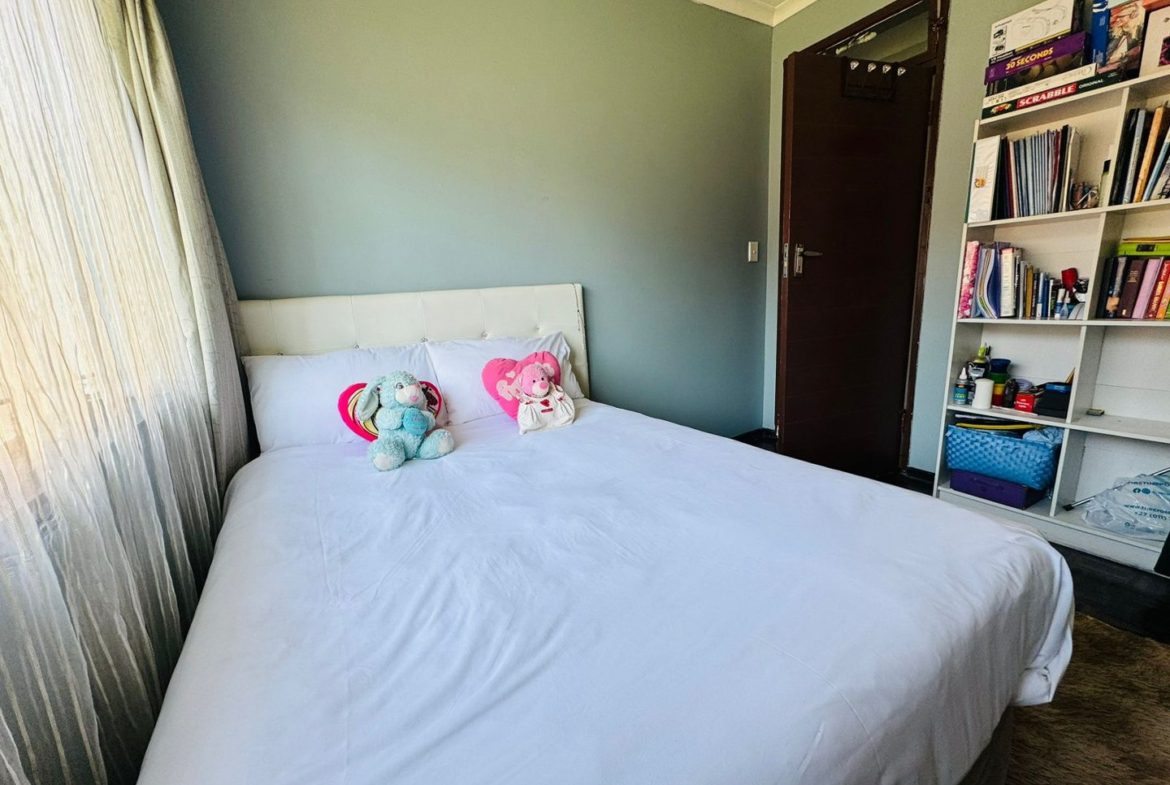 3 Bedroom 2 Bathroom House to Rent Esther Park