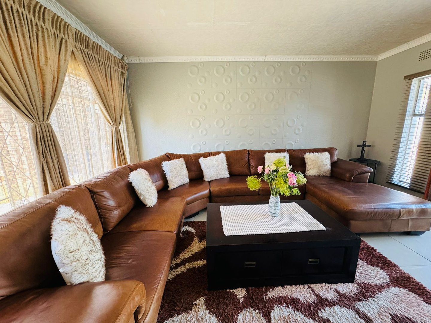 2 3 Bedroom 2 Bathroom House to Rent Esther Park