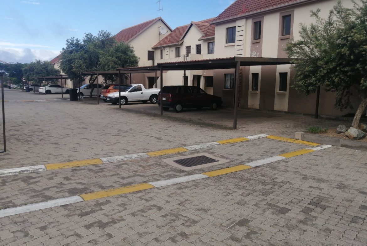 1 Bedroom Ground floor Townhouse For Sale