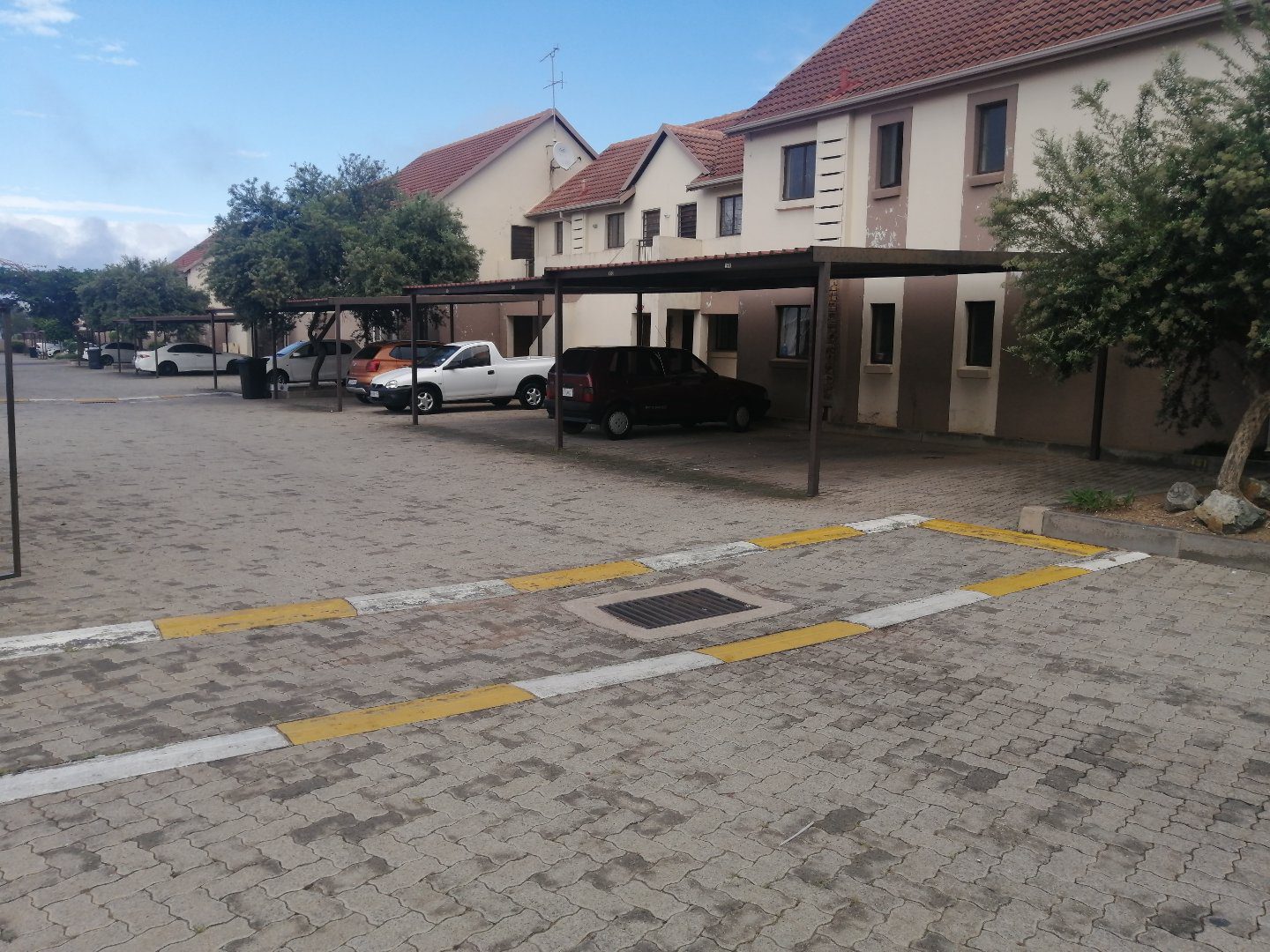 1 Bedroom Ground floor Townhouse For Sale