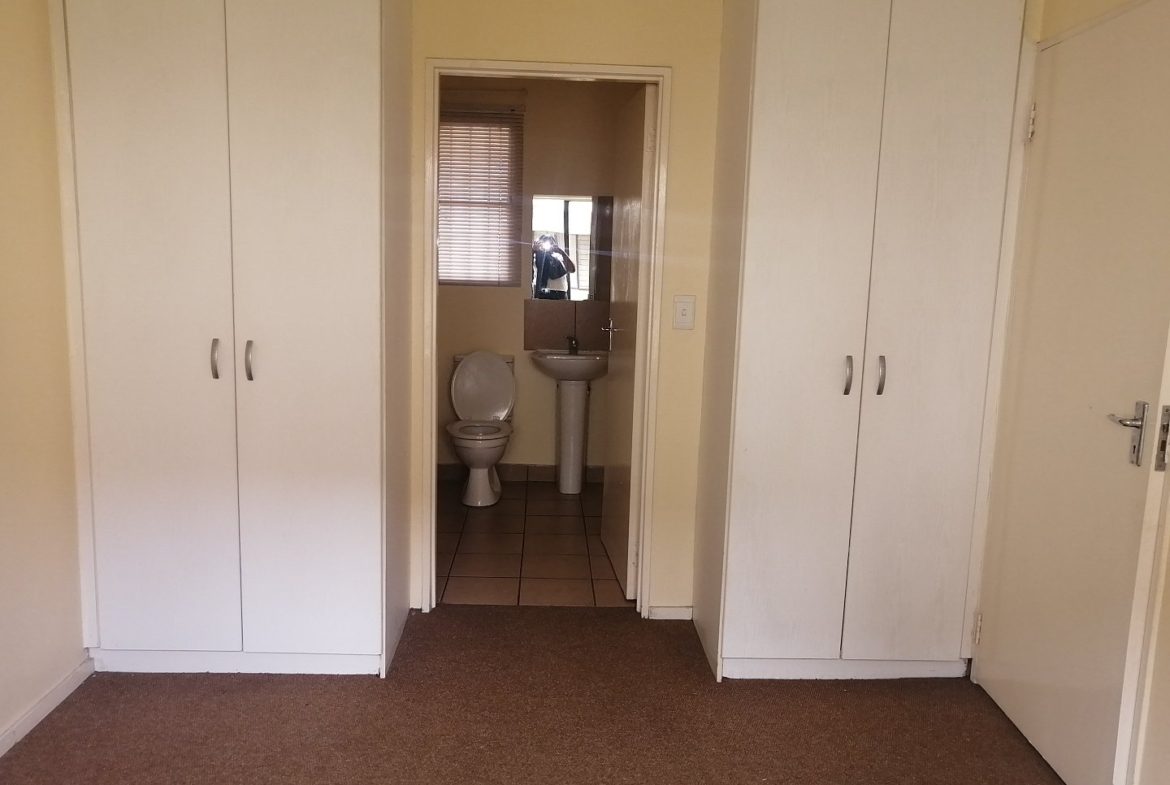 1 Bedroom Ground floor Townhouse For Sale