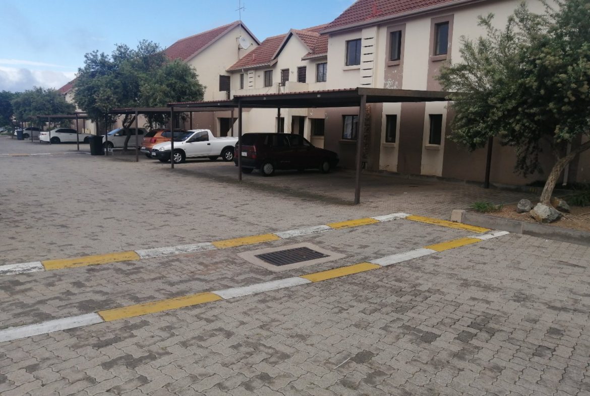 1 Bedroom Ground floor Townhouse For Sale