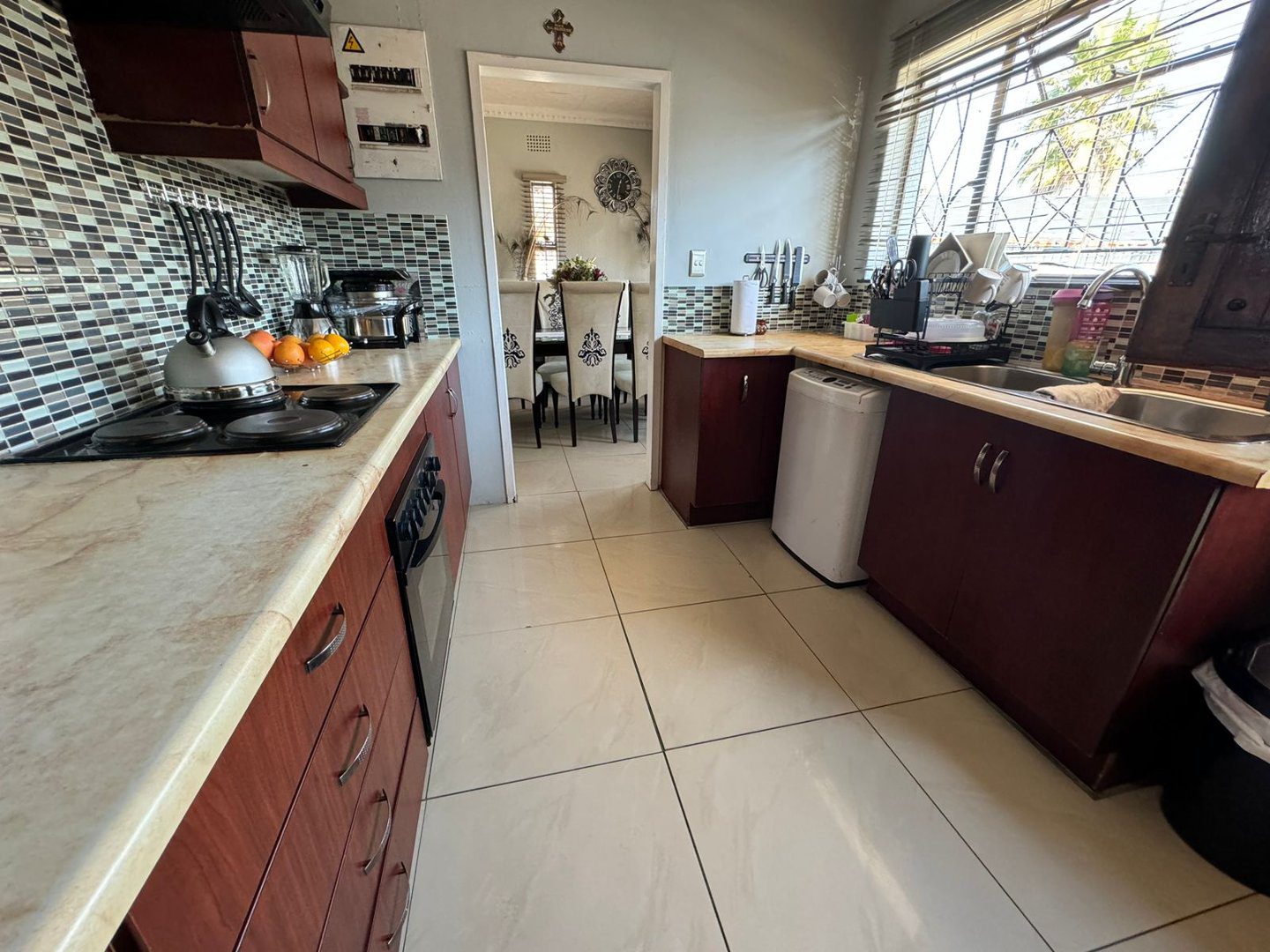6 3 Bedroom 2 Bathroom House to Rent Esther Park