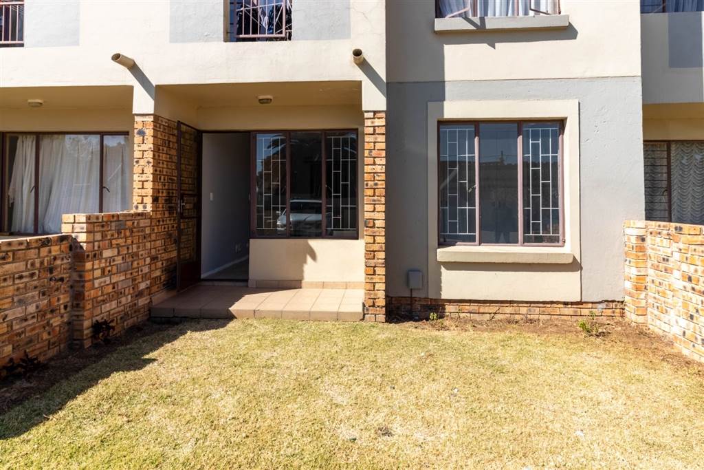 1 Bedroom Ground floor Townhouse For Sale