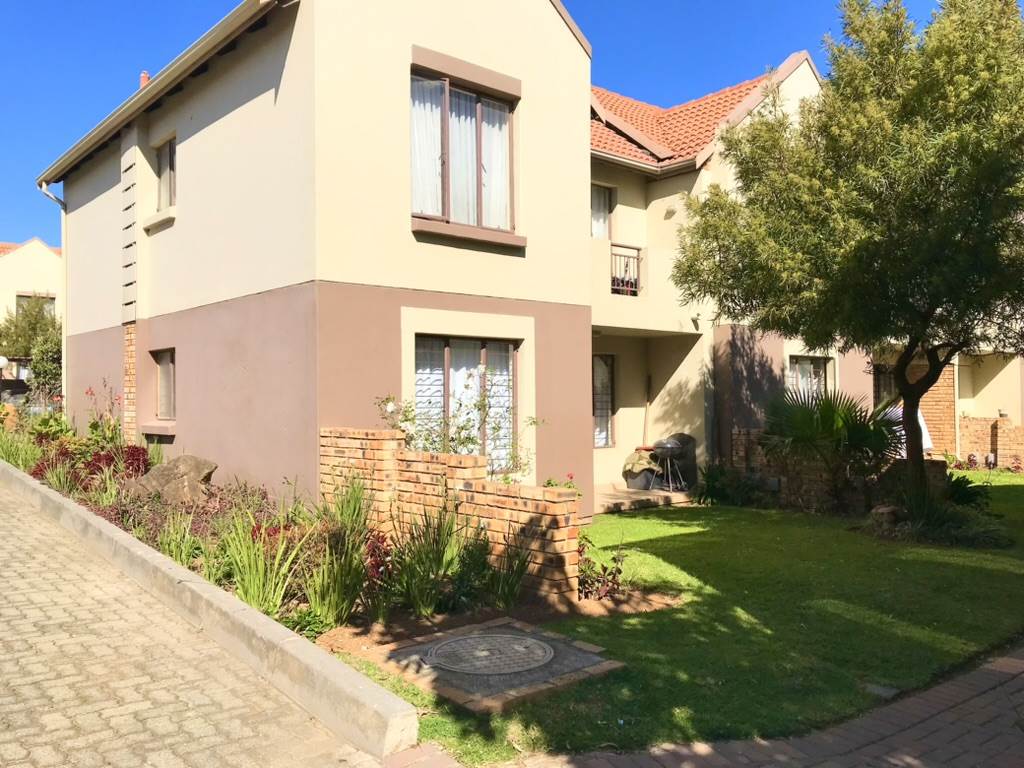 1 Bedroom Ground floor Townhouse For Sale