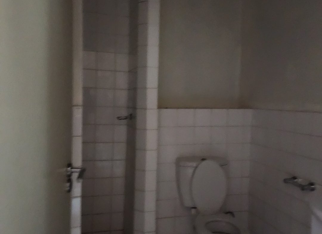 SPACIOUS BACHELOR TO LET IN BRAAMFONTEIN