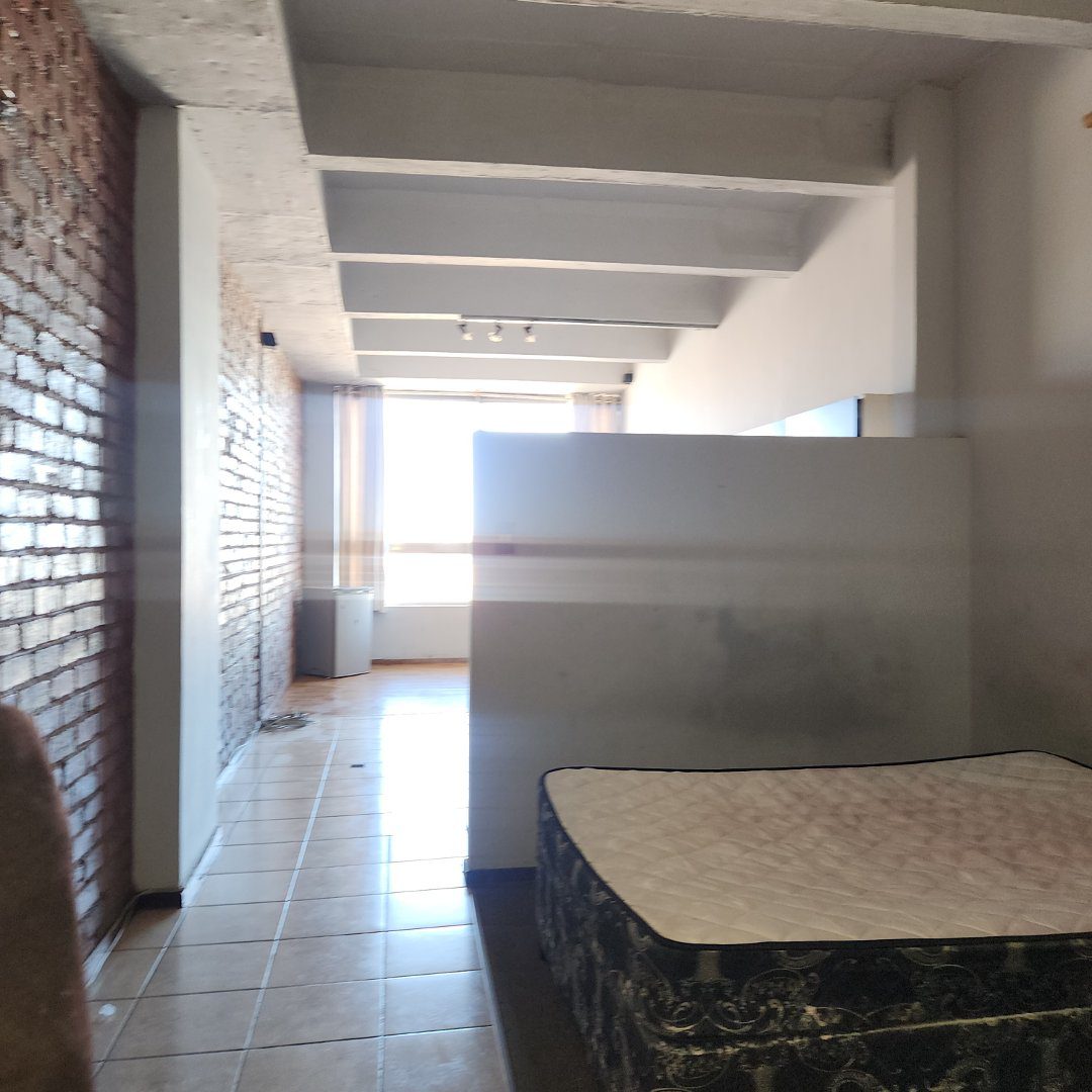 13 SPACIOUS BACHELOR TO LET IN BRAAMFONTEIN