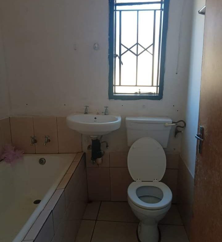 “Charming Family Home in Beautiful Moleleki for sale