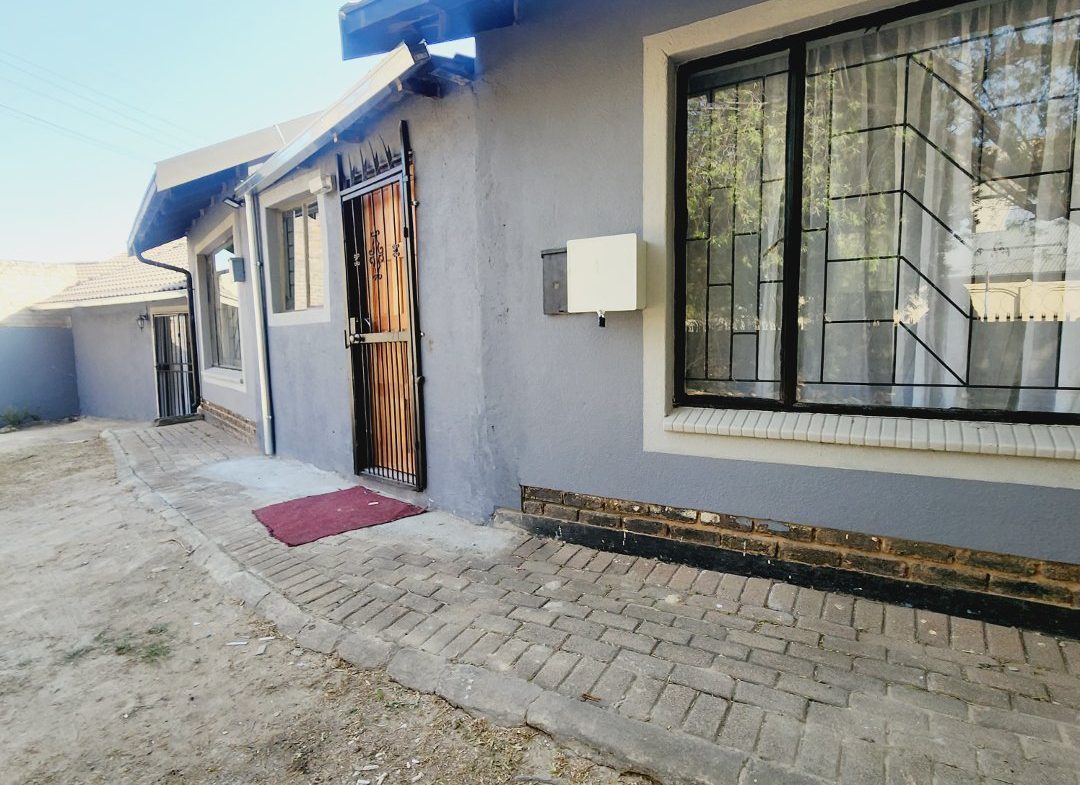 Spacious and newly renovated 1 bedroom cottage in Rhodesfield