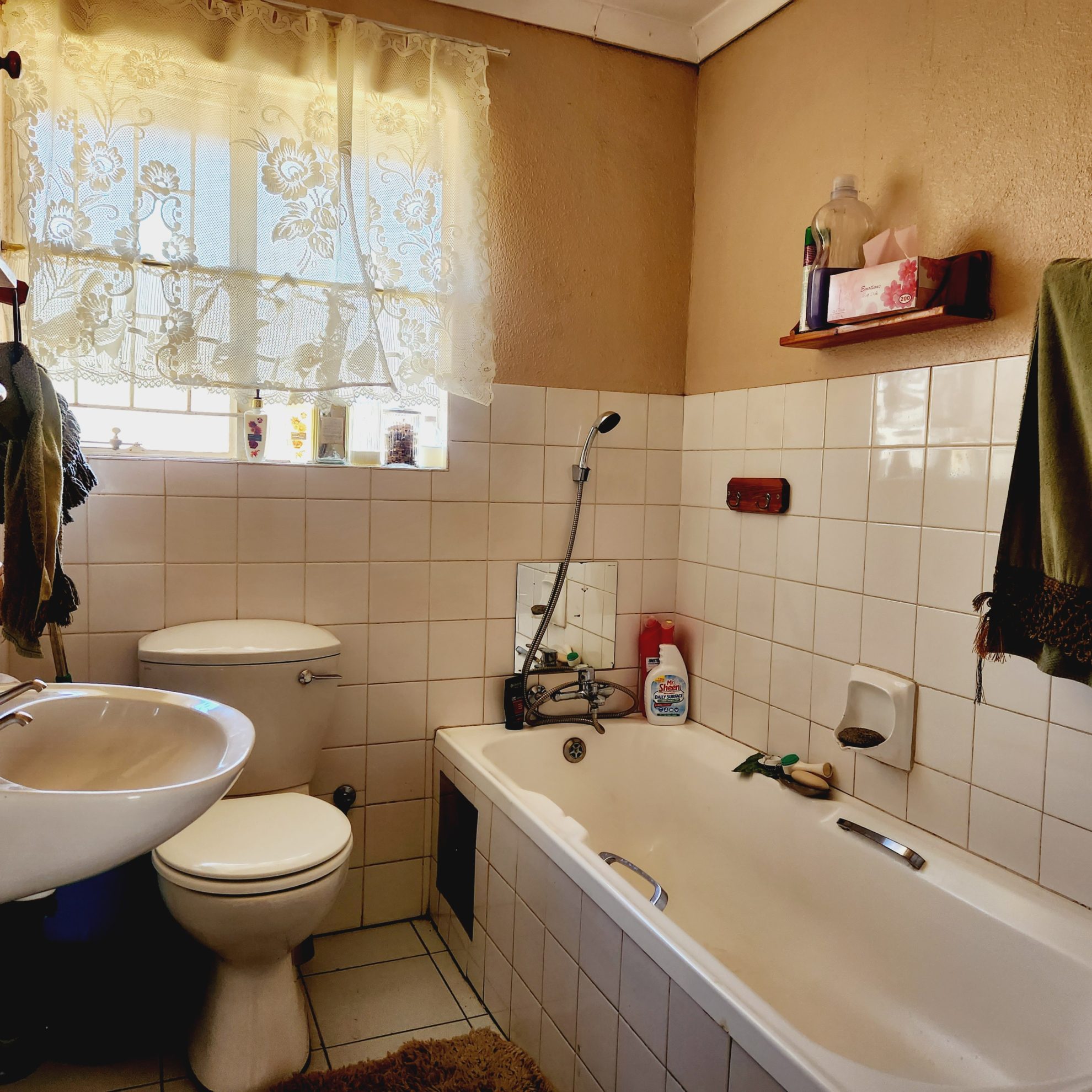 20240822_110254 2 Bed ,1 Bath apartment in Glen Marais for sale