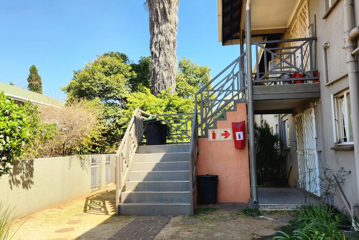2 Bed ,1 Bath apartment in Glen Marais for sale